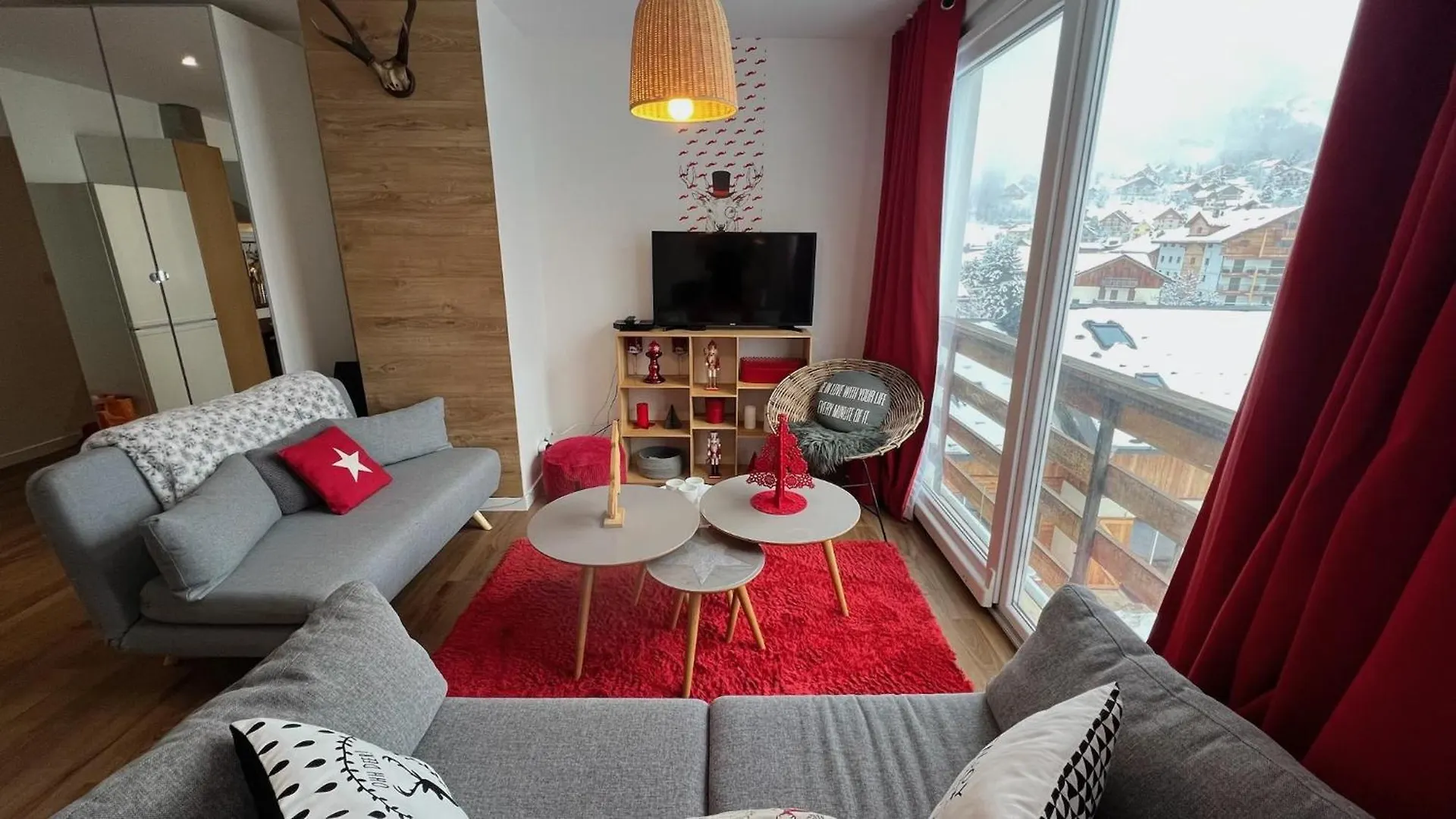Rouge Canneberge -8 Personnes- 84M2 Vue Degagee Setaz Valloire France