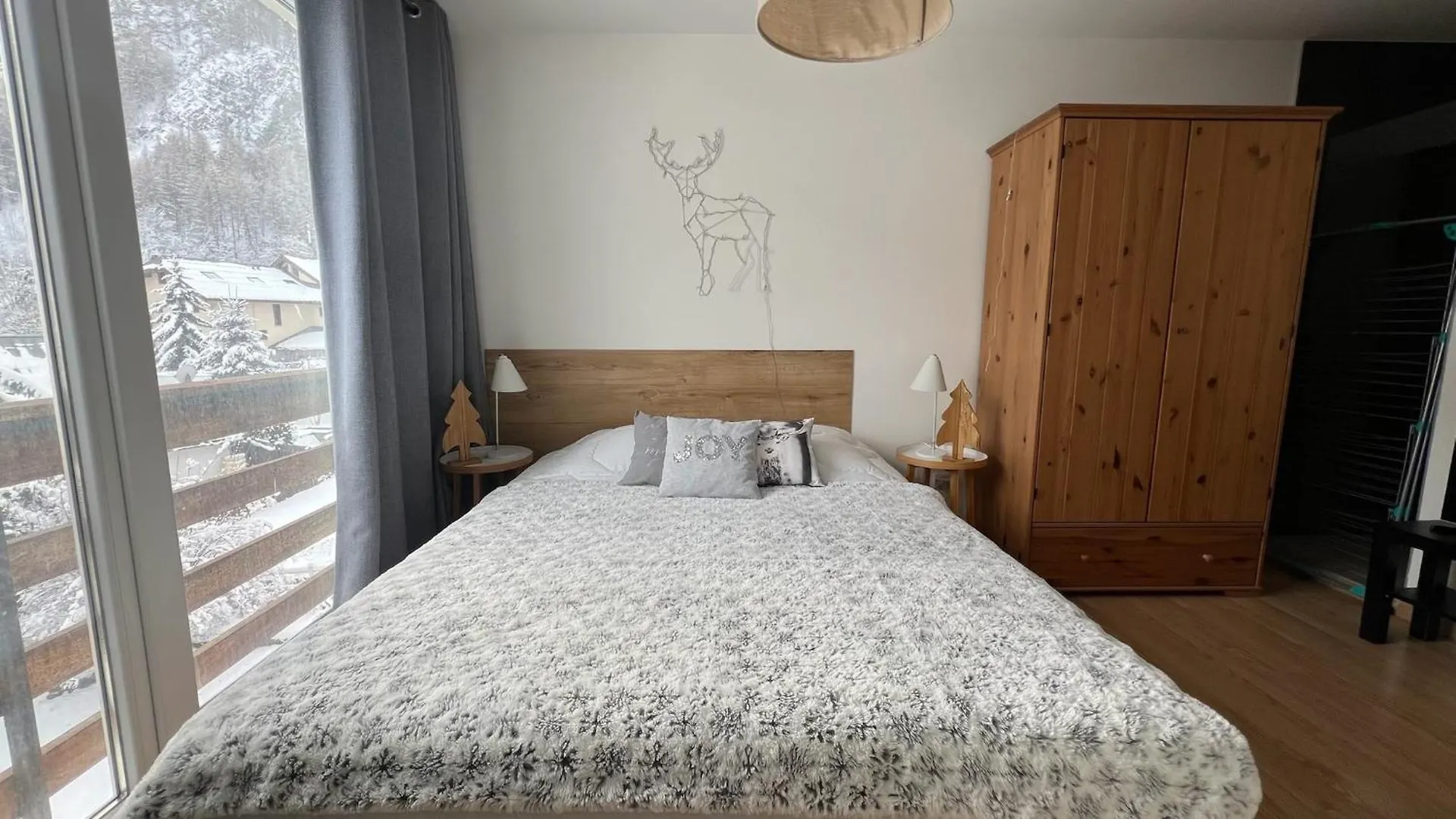 Rouge Canneberge -8 Personnes- 84M2 Vue Degagee Setaz Valloire Apartment