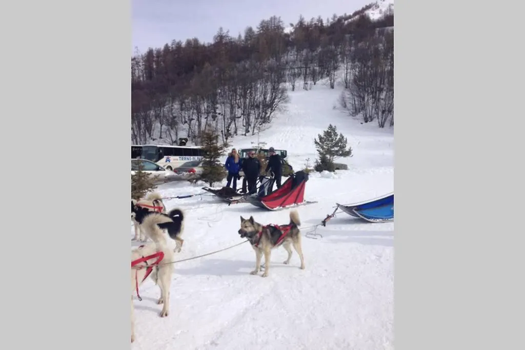 Rouge Canneberge -8 Personnes- 84M2 Vue Degagee Setaz Valloire Apartment